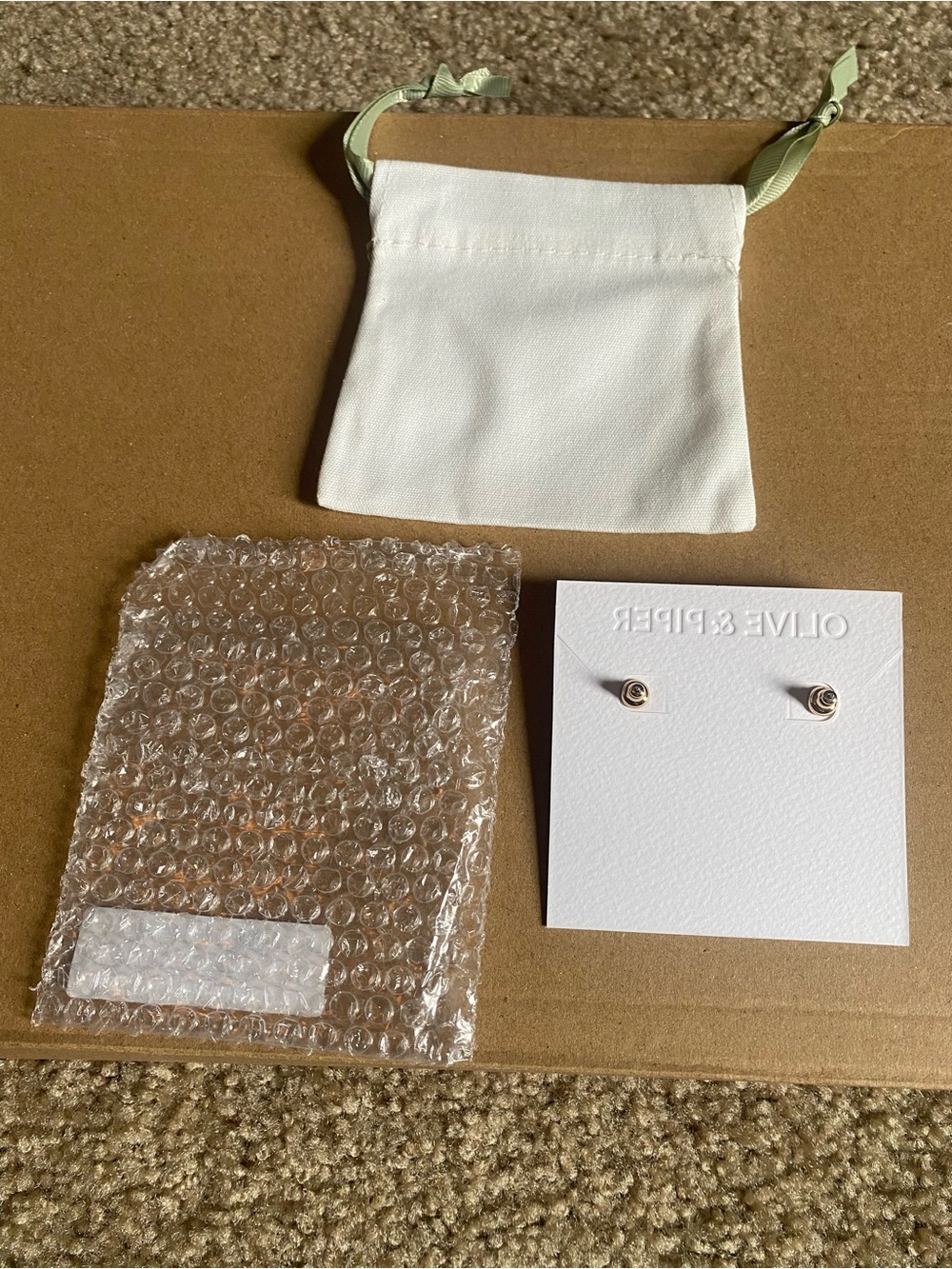 2 Olive & Piper Earring Sets, New Never Used - Picture 5 of 6